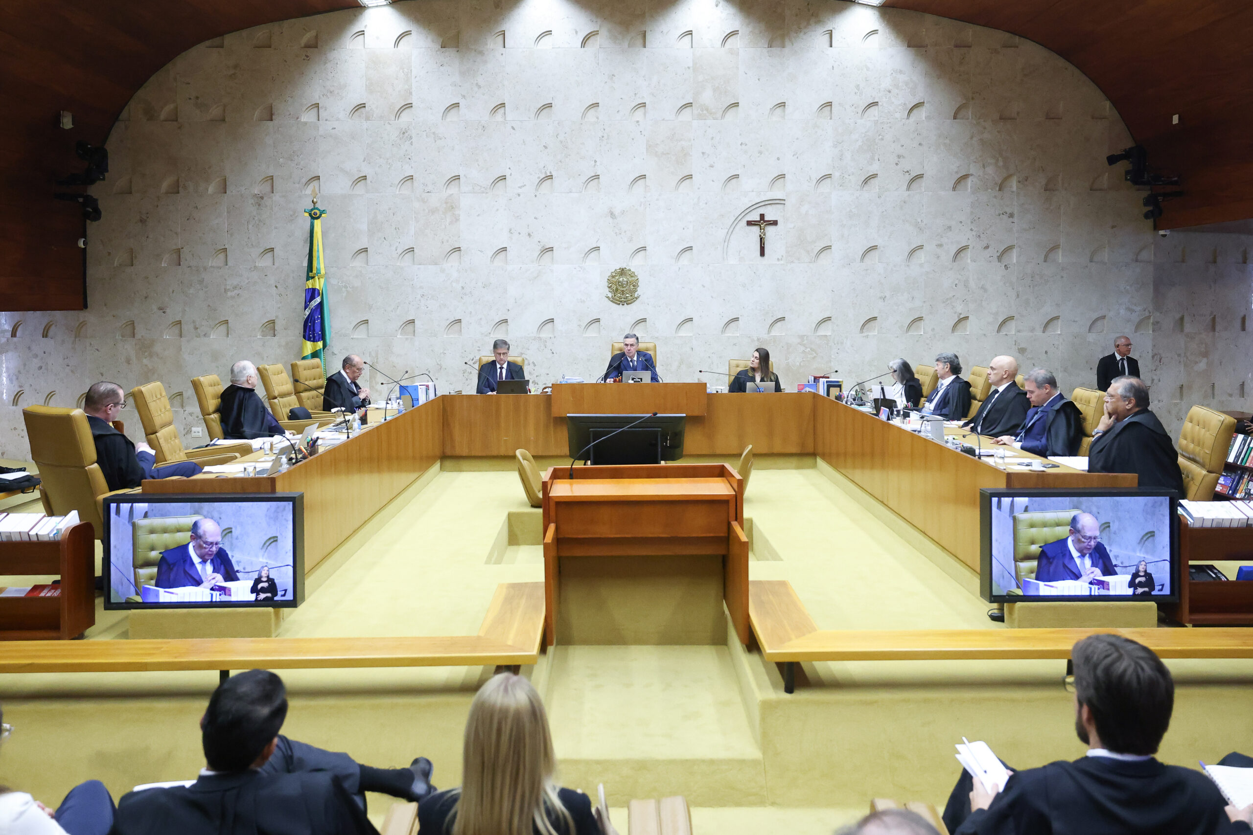 Disputa eleitoral assume o controle do STF a dias do primeiro turno, aponta análise
